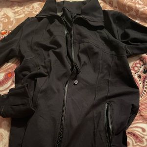 LULULEMON SIZE 8 DEFINE JACKET
